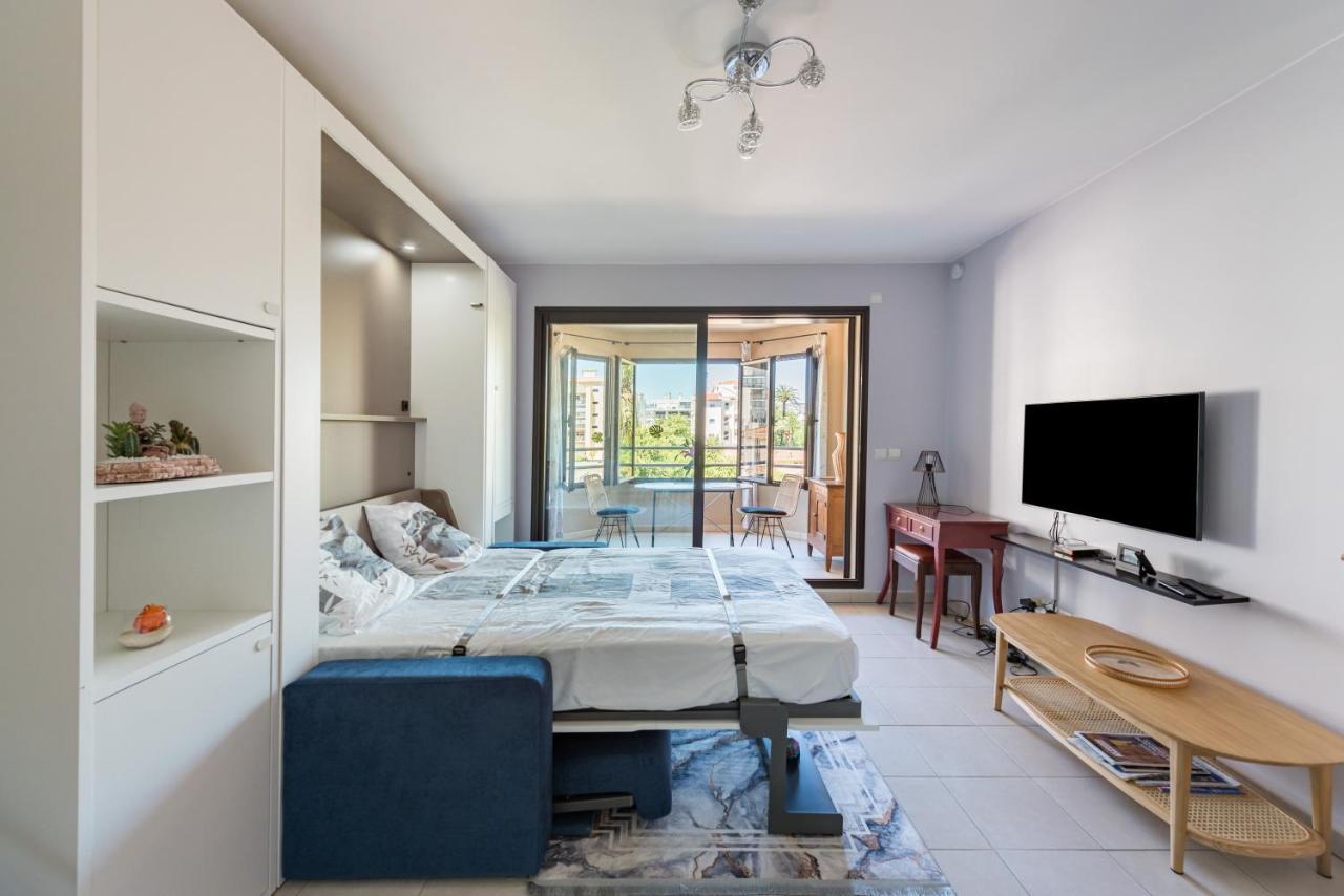 Beau Studio Véranda à deux pas de la mer - parking inclus Juan-les-Pins Exterior foto